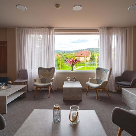 Hotel Arena Brumov Экстерьер фото