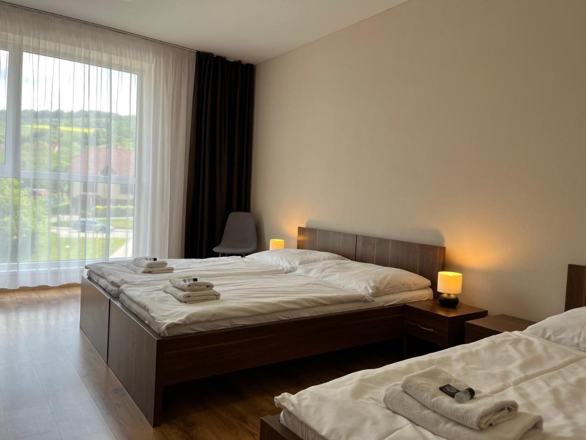 Hotel Arena Brumov Экстерьер фото