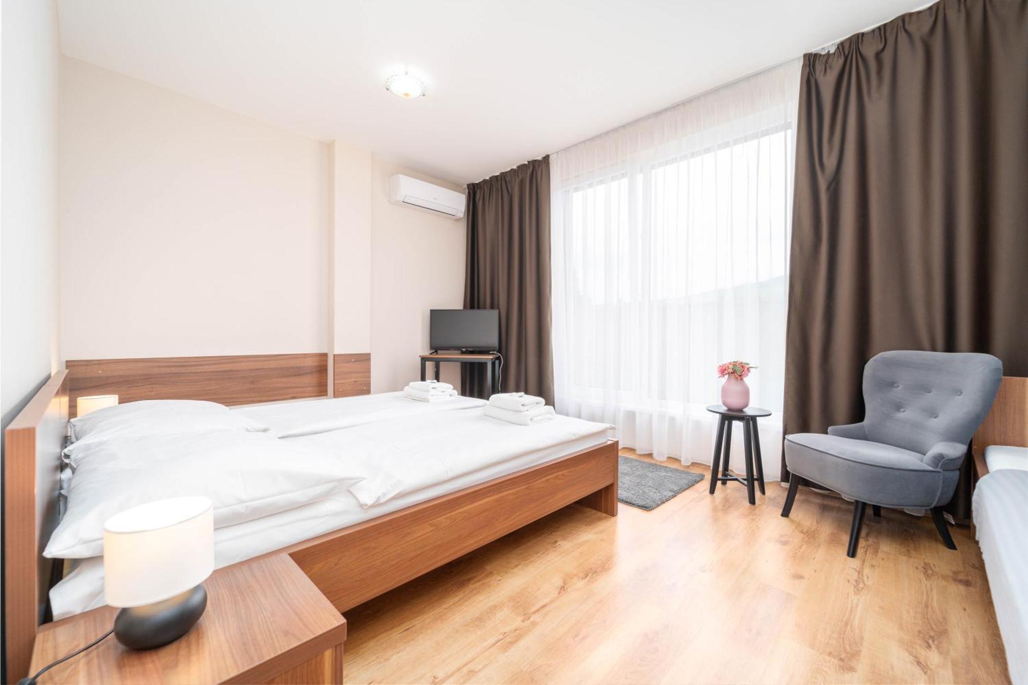 Hotel Arena Brumov Экстерьер фото