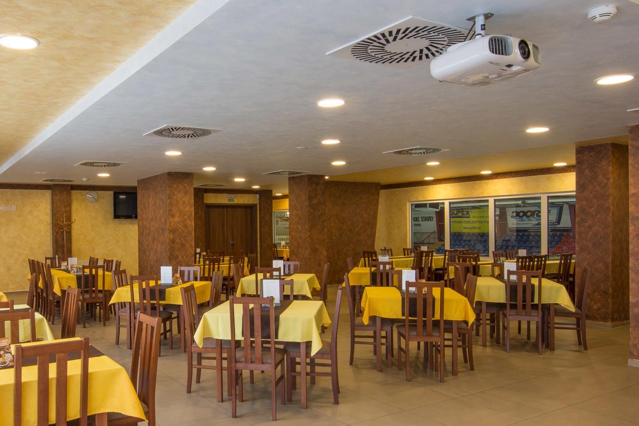 Hotel Arena Brumov Экстерьер фото