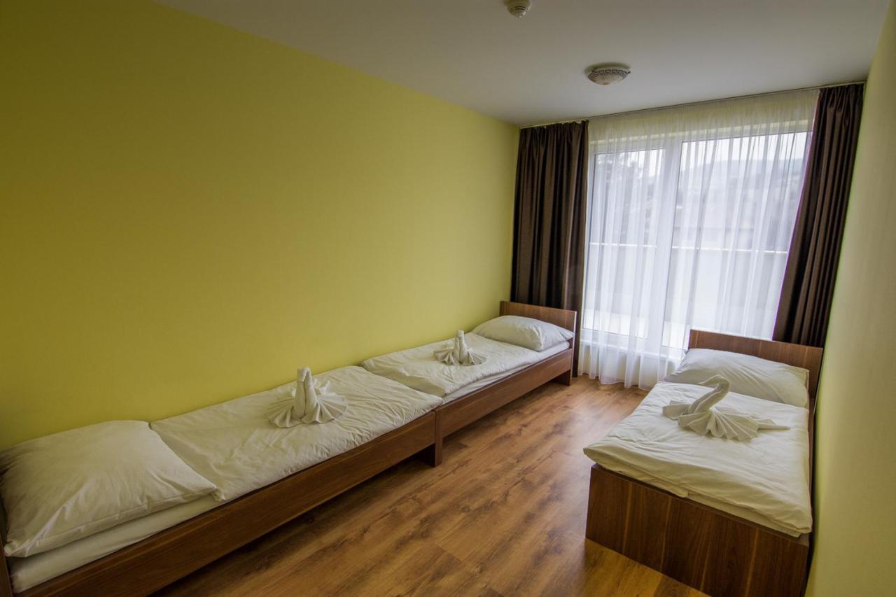Hotel Arena Brumov Экстерьер фото