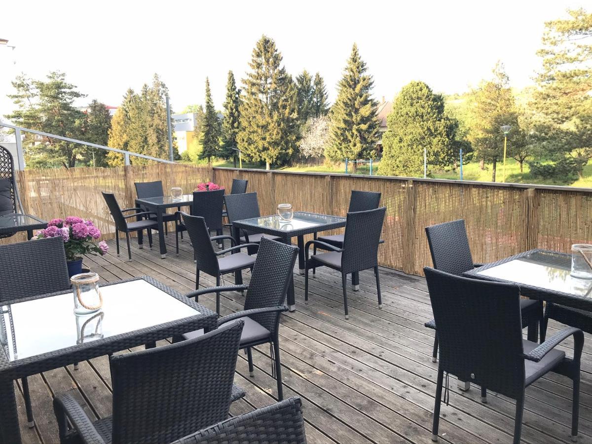 Hotel Arena Brumov Экстерьер фото