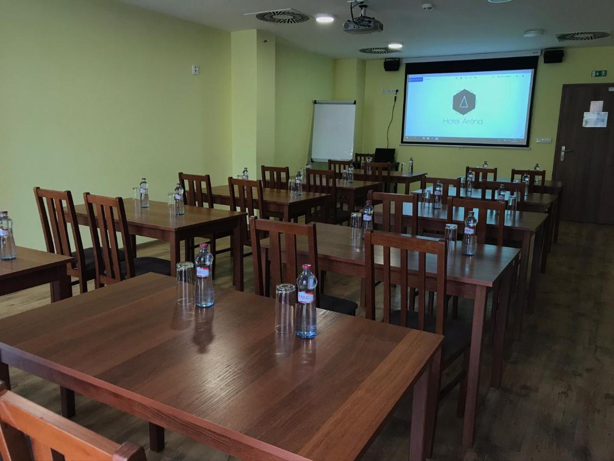 Hotel Arena Brumov Экстерьер фото