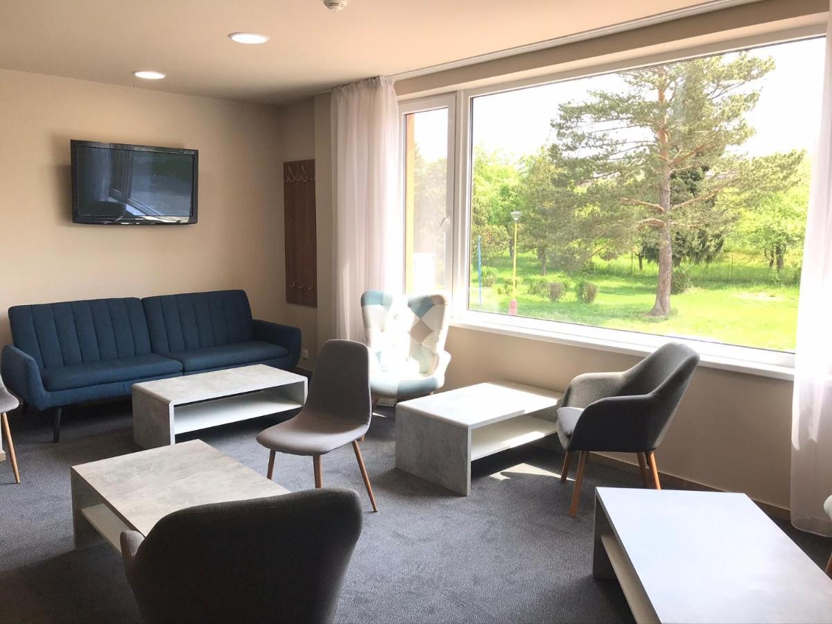 Hotel Arena Brumov Экстерьер фото